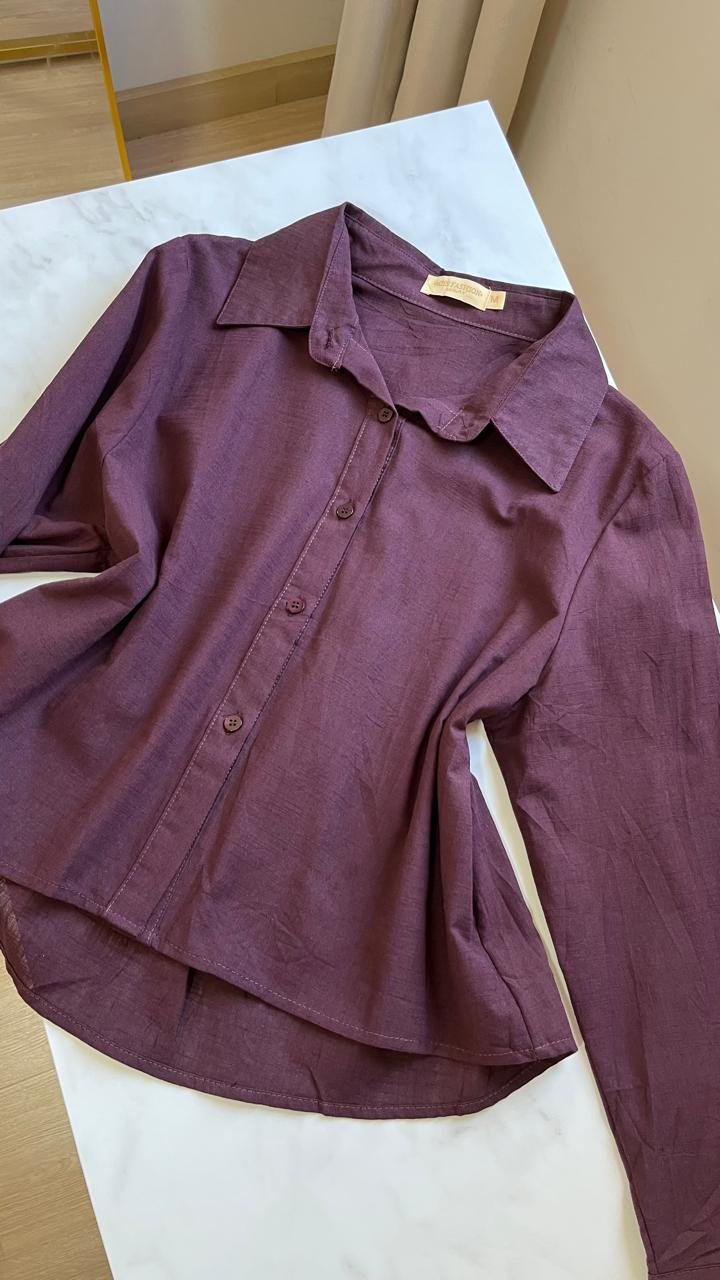 Camisa em linho cropped