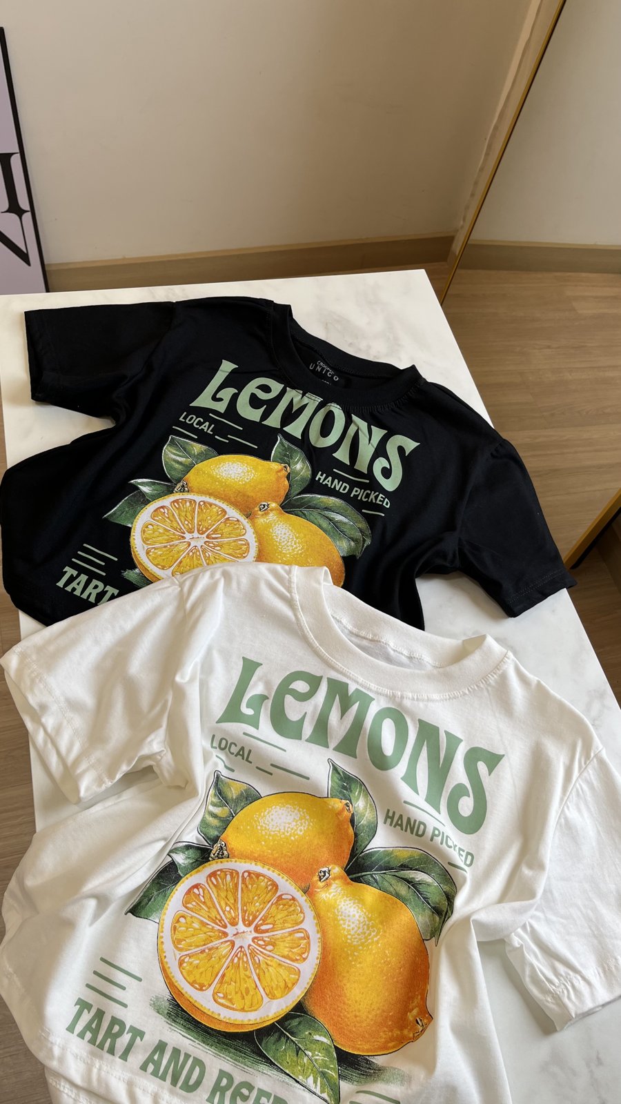 T- shirts cropped lemons